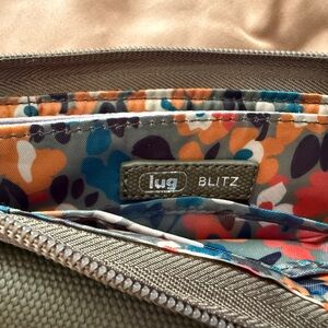 Lug Blitz Matte Luxe VL RFID Wristlet Compact Wallet Olive Green NWT